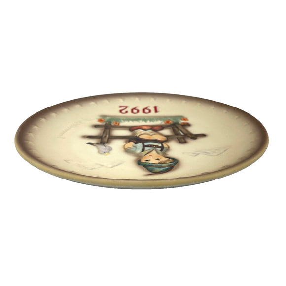 Vintage 1992 Goebel M.J. Hummel 22nd Annual Collector Plate HUM 288 Series of 25 - Picture 5 of 14